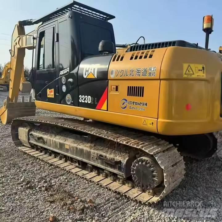 CAT CAT323D2L Midigraafmachines 7t - 12t