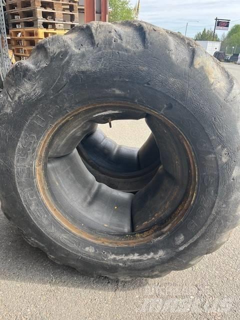 Nokian 600/55-26.5 Banden, wielen en velgen