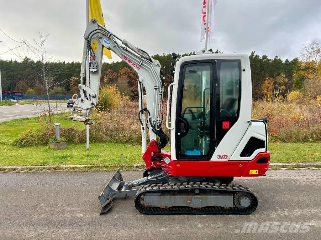 Takeuchi TB 225 Minigraafmachines < 7t