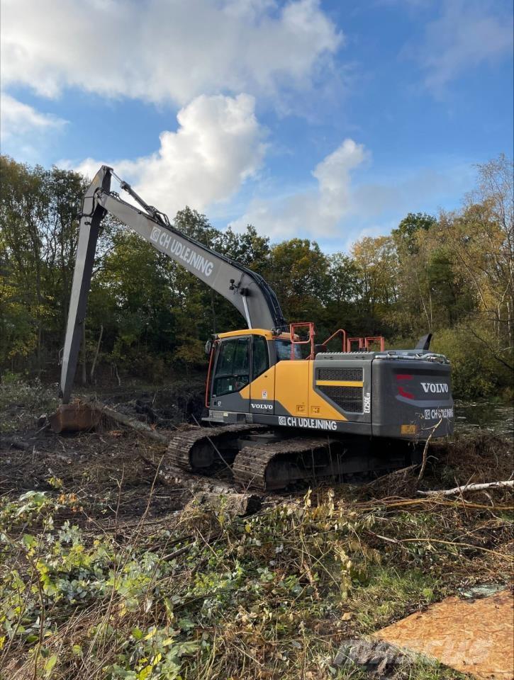 Volvo 250E LR Rupsgraafmachines