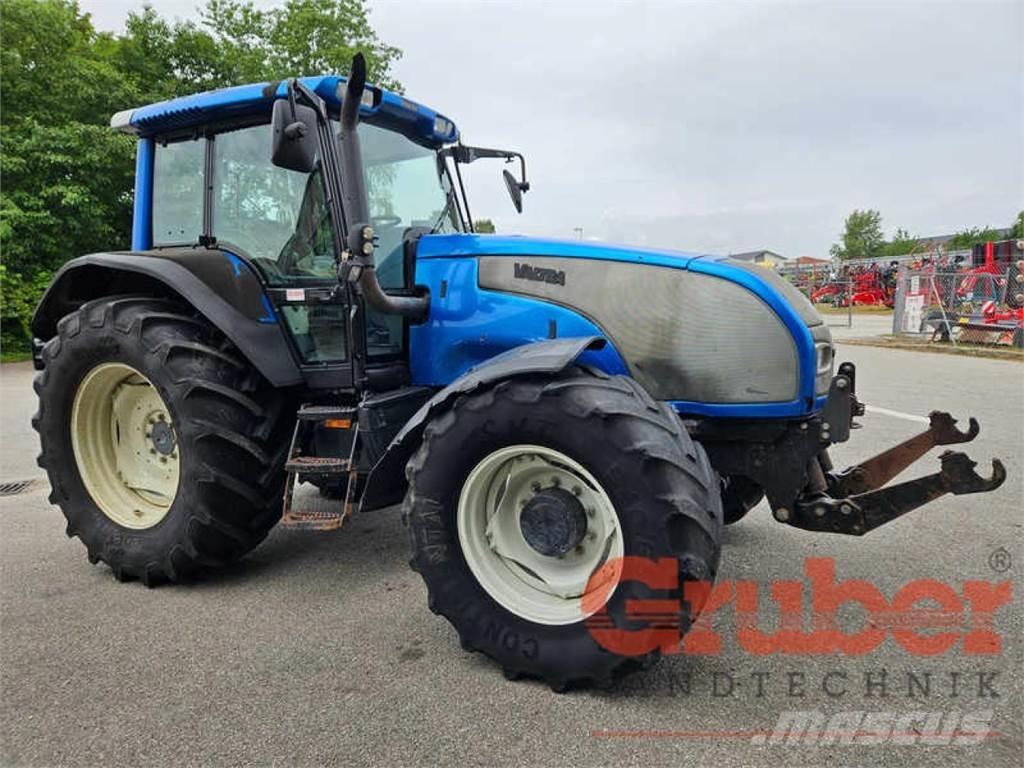 Valtra T 140 Tractoren