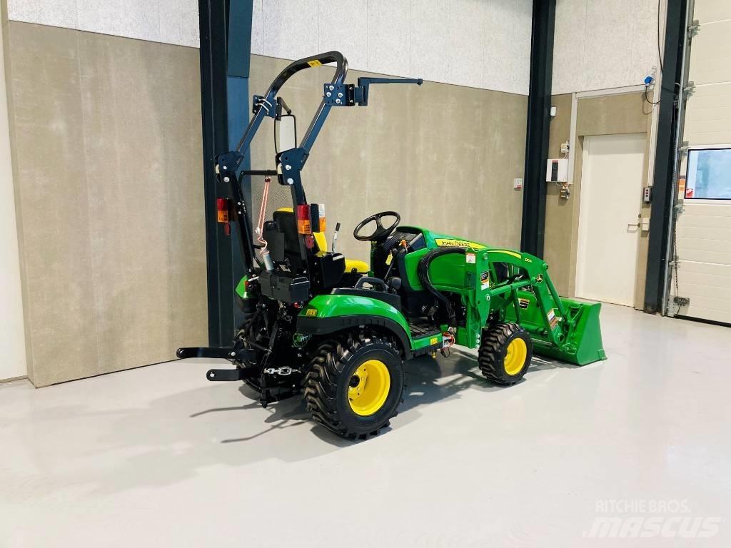 John Deere 1026 R Compacttrekkers