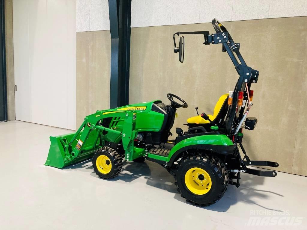 John Deere 1026 R Compacttrekkers