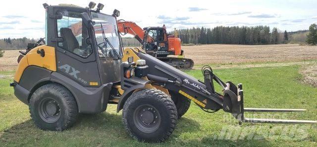 Mecalac AX850 Wielladers