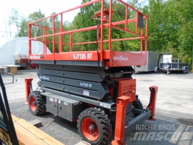 SkyJack SJ 7135 RT Schaarhoogwerkers