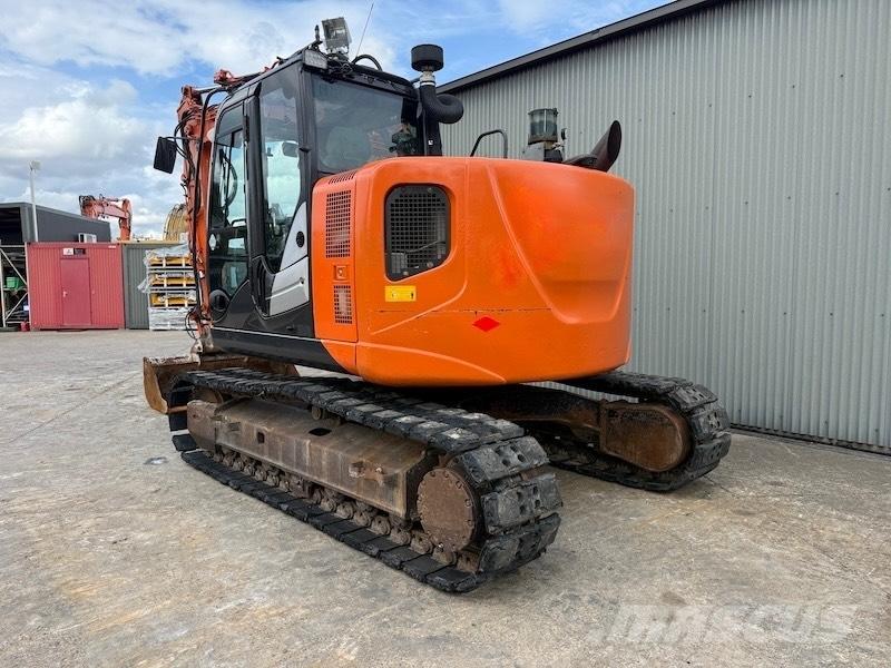 Hitachi ZX 135 US-5B Rupsgraafmachines