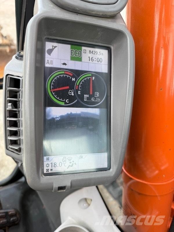 Hitachi ZX 135 US-5B Rupsgraafmachines