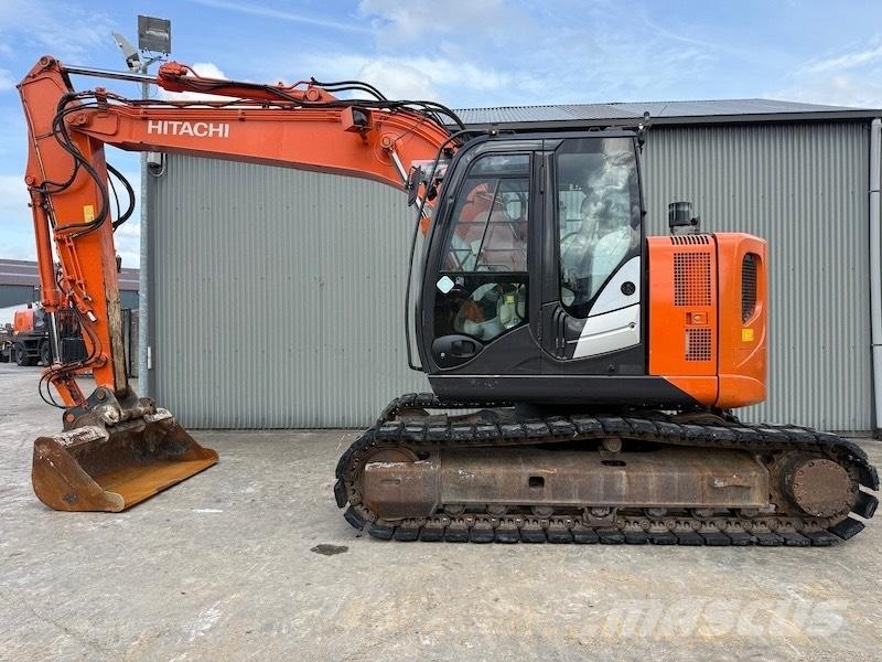 Hitachi ZX 135 US-5B Rupsgraafmachines