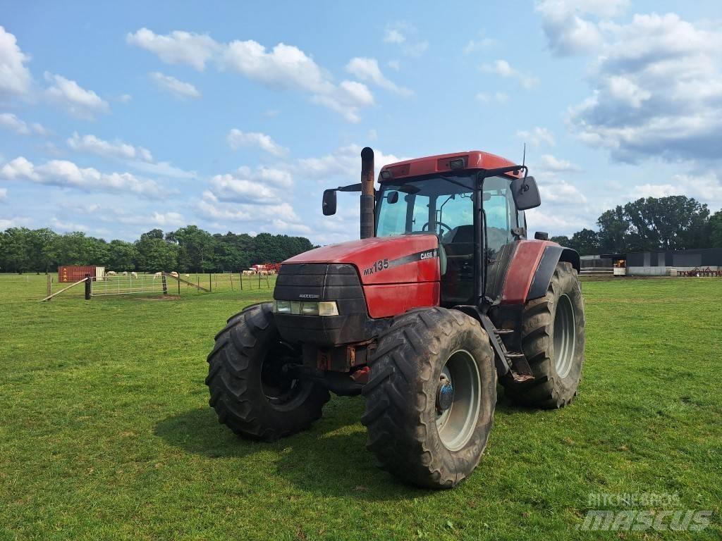 CASE MX135 Tractoren