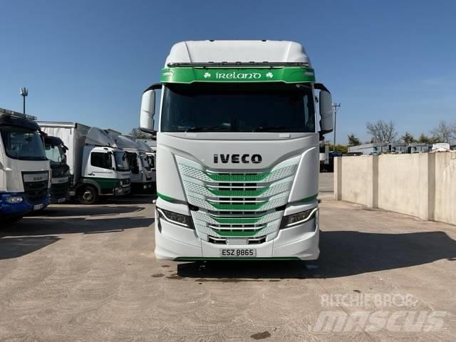 Iveco S-Way 570 Trekkers