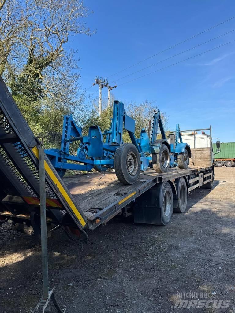 DAF DAF FAS CF75.310 Vrachtwagen met vlakke laadvloer en lier