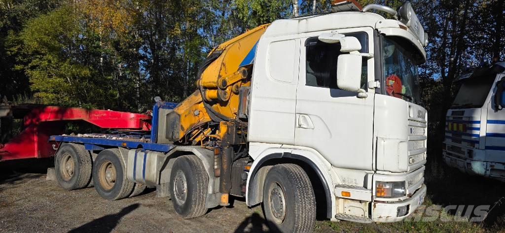 Scania R 144 G Vlakke laadvloer met kraan