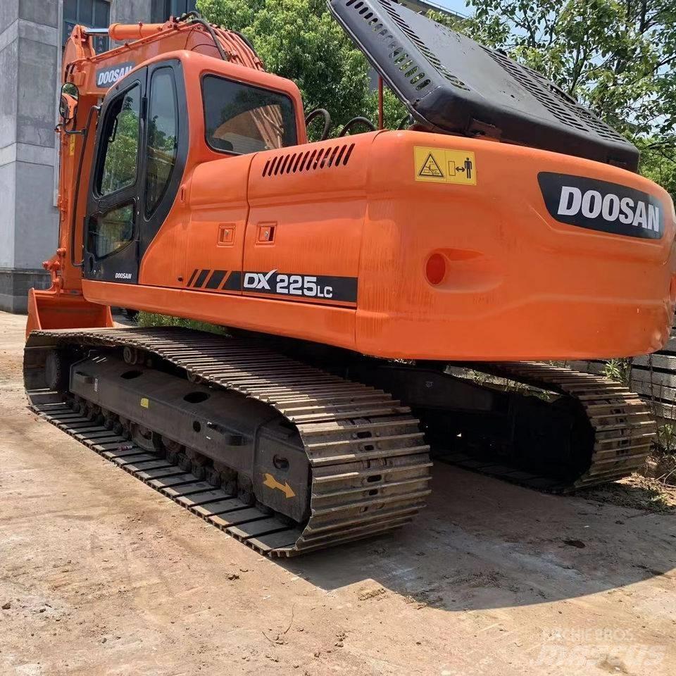 Doosan dx225 Rupsgraafmachines