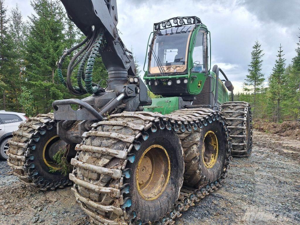 John Deere 1470 Harvesters