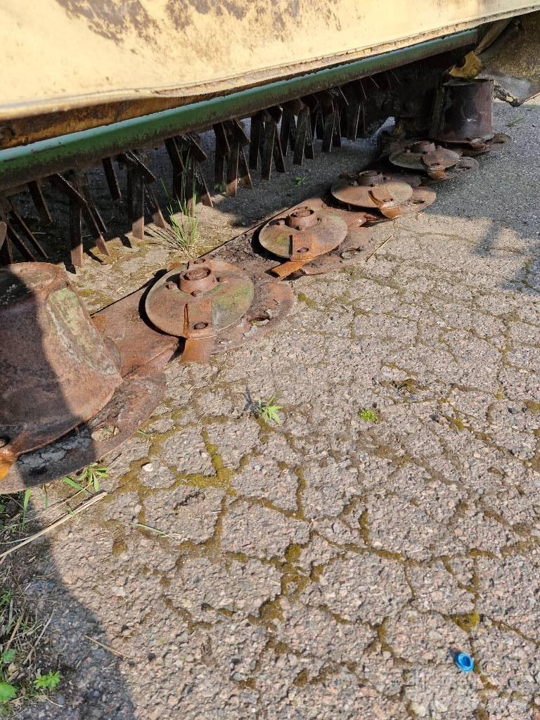 Krone AM 243 cv Maaikneuzers