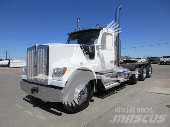 Kenworth W990 Trekkers