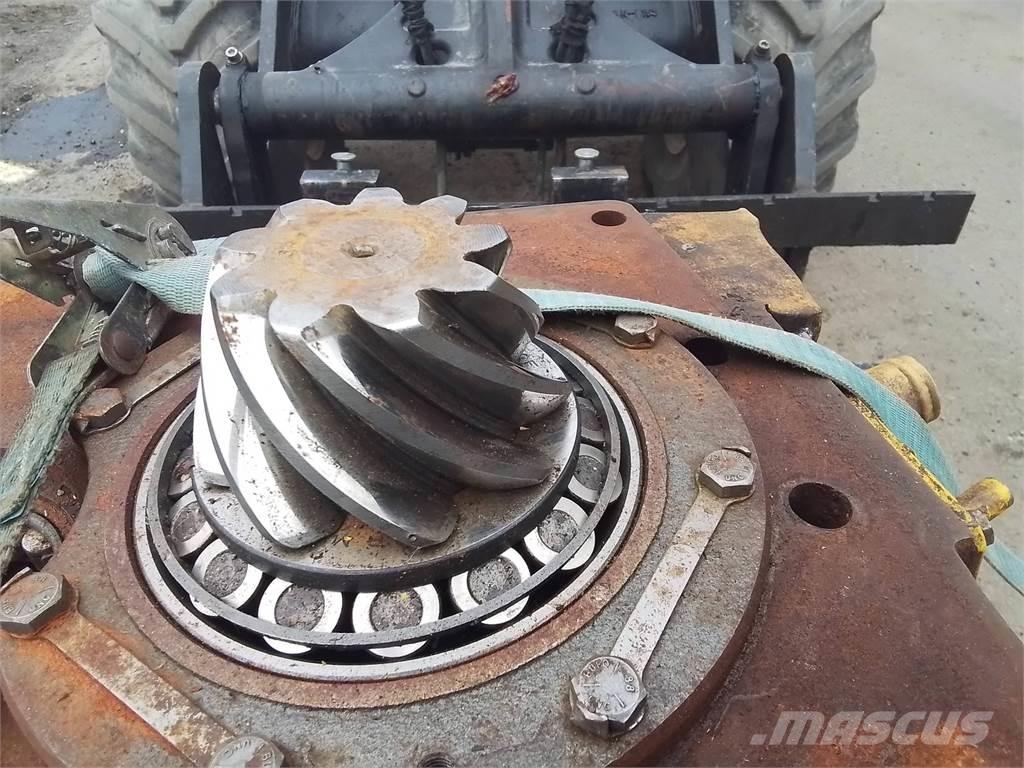 Volvo BM 868 Transmissie