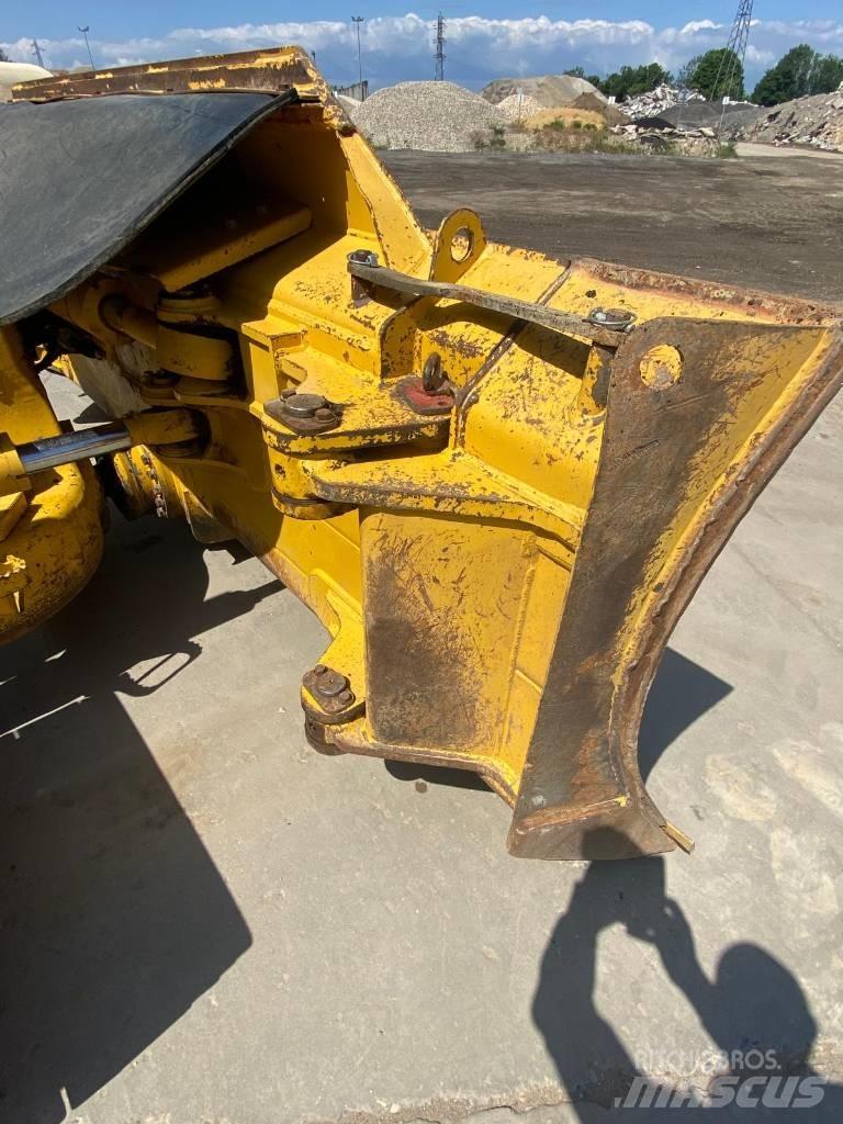 Komatsu D61PX24 Rupsdozers