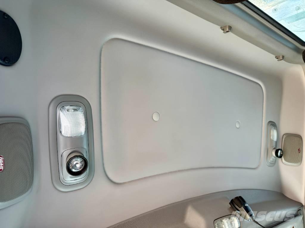 Peterbilt 388 Trekkers