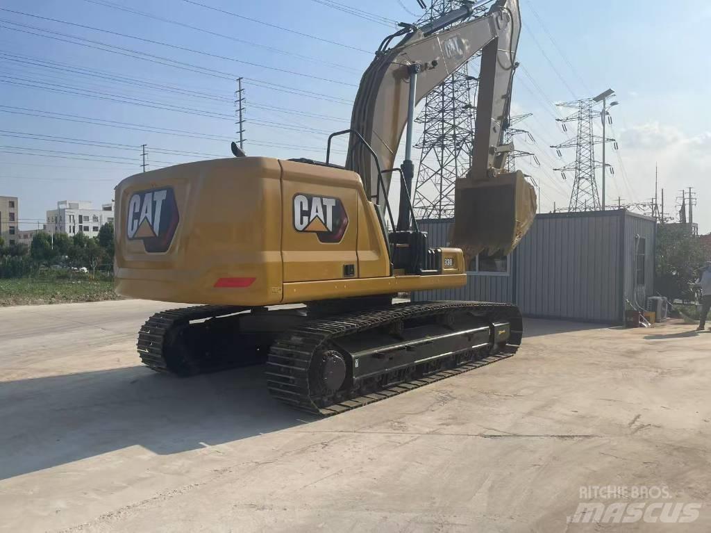 CAT 330 Rupsgraafmachines