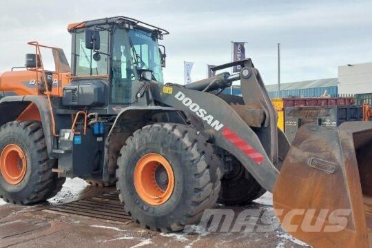 Develon DL 480-7 Graaf-laadcombinaties