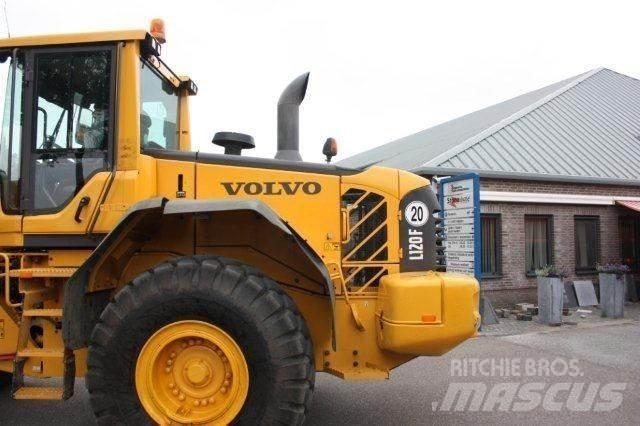 Volvo L 120 F Wielladers