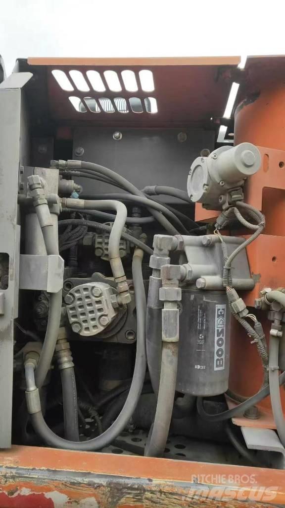 Hitachi ZX130W Wielgraafmachines