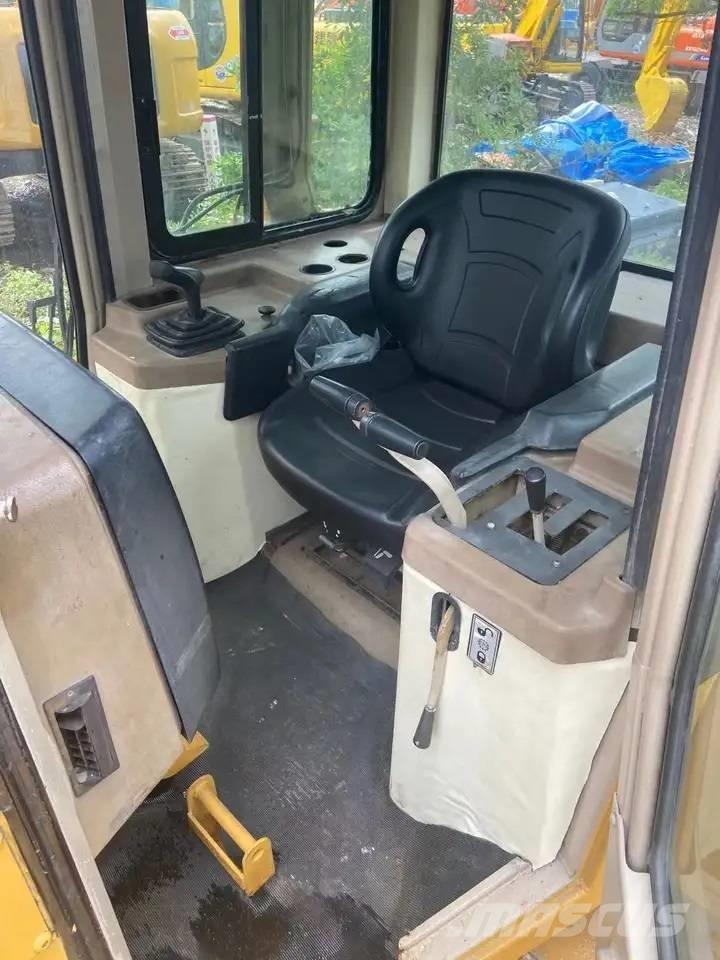 CAT D5M Rupsdozers