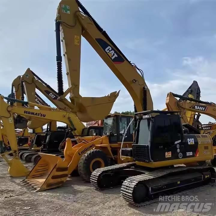 CAT CAT323D2L Midigraafmachines 7t - 12t