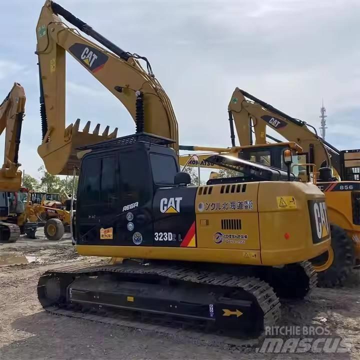 CAT CAT323D2L Midigraafmachines 7t - 12t