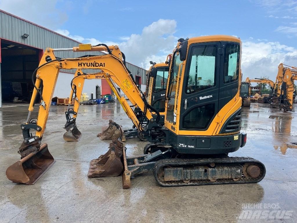 Hyundai R25Z-9 AK Minigraafmachines < 7t