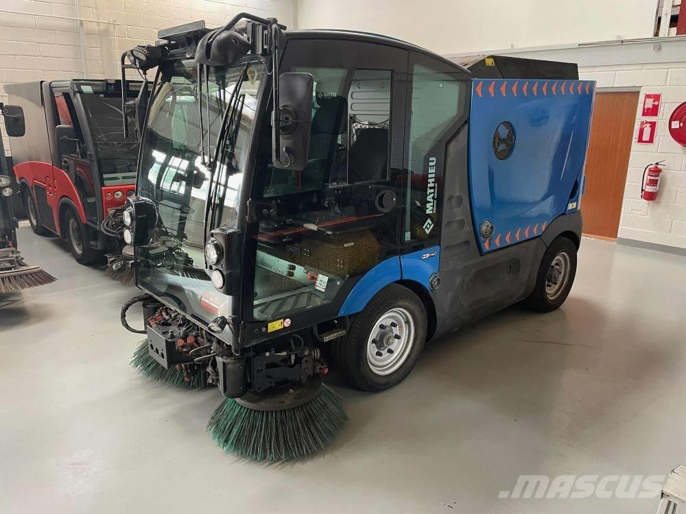 Azura Mathieu MC210 Veegmachines