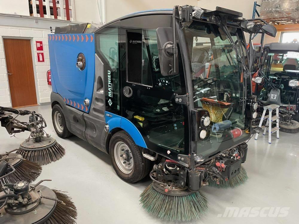 Azura Mathieu MC210 Veegmachines
