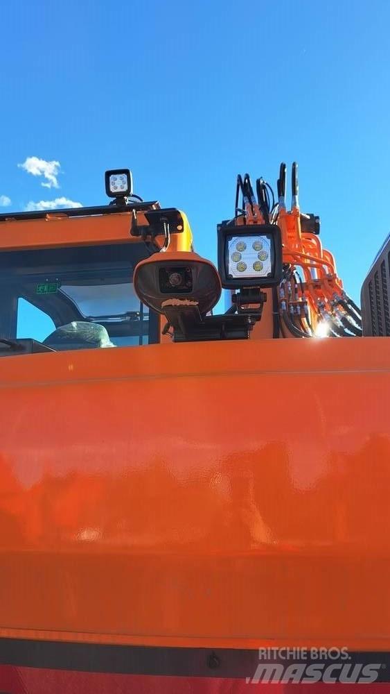 Develon DX 140 LCR-7 Rupsgraafmachines