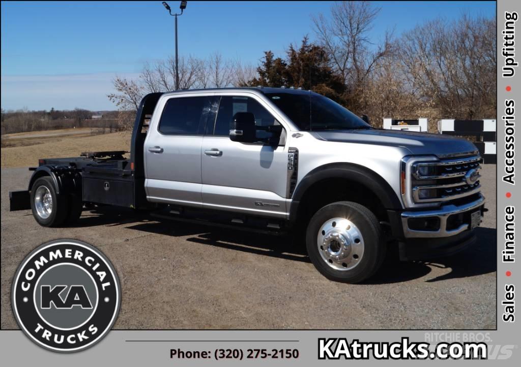 Ford F 550 SD Lariat Chassis met cabine
