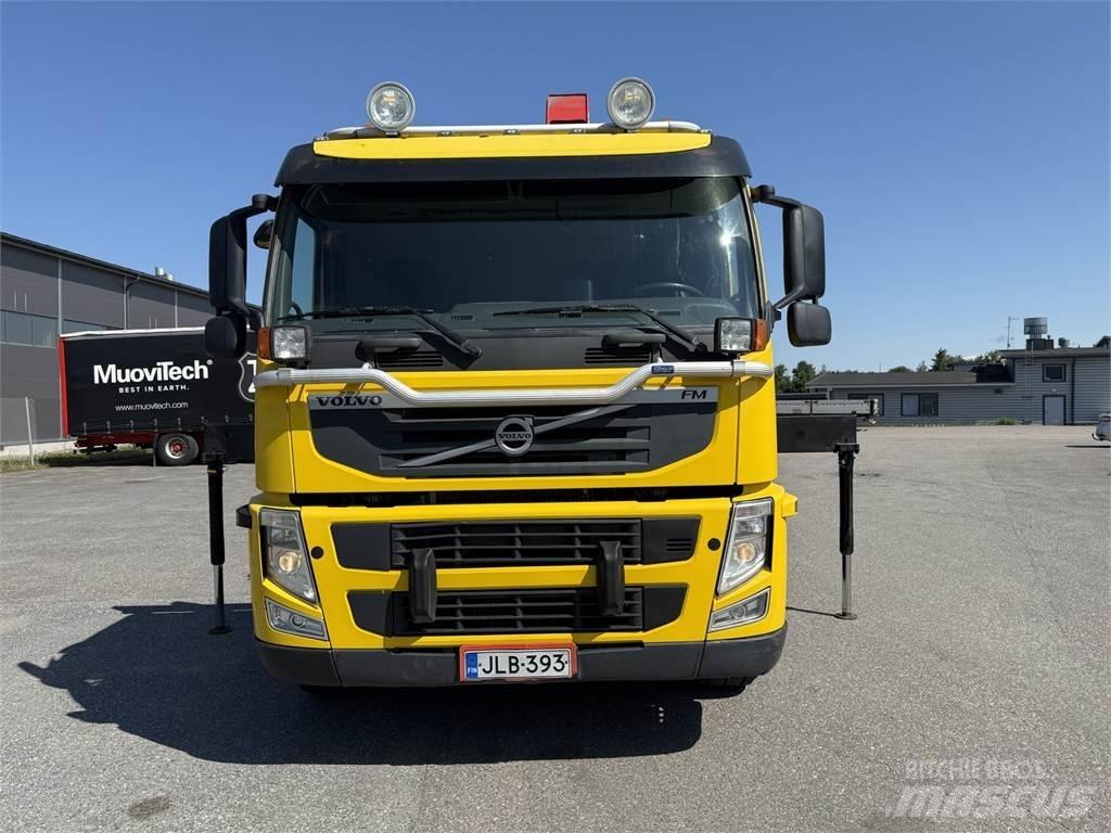 Volvo FM 370 6X2 Vlakke laadvloer met kraan