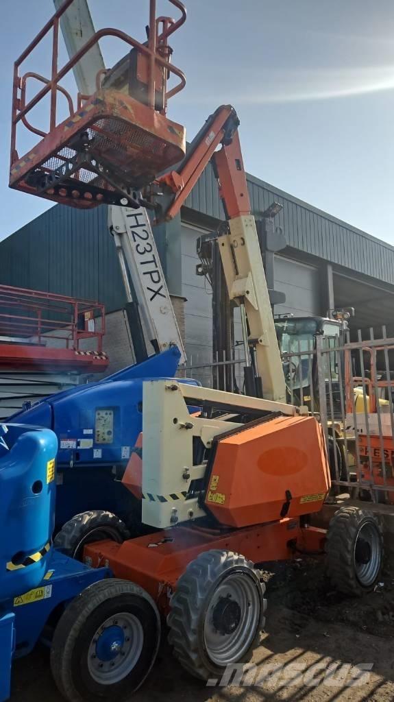 JLG 340 AJ Knikarmhoogwerkers