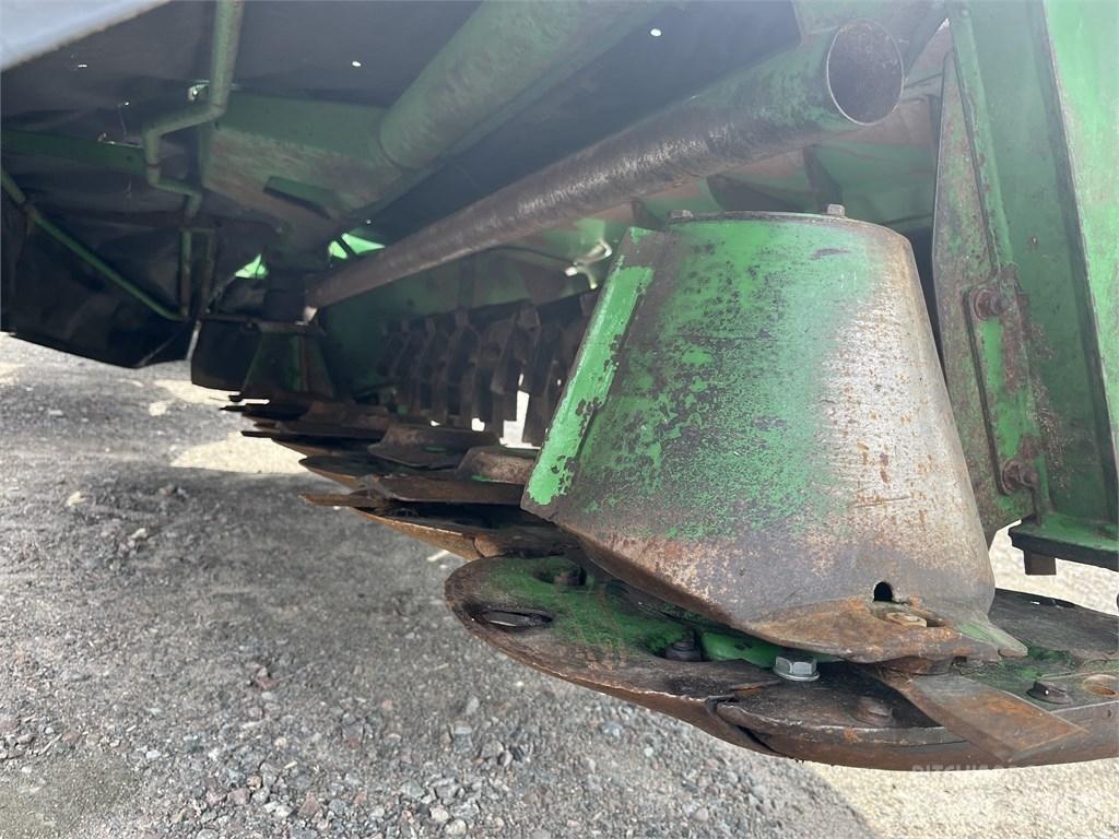 John Deere CC388, Maaikneuzers