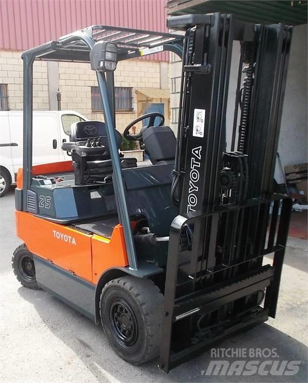 Toyota 7 FBMF 25 Elektrische heftrucks