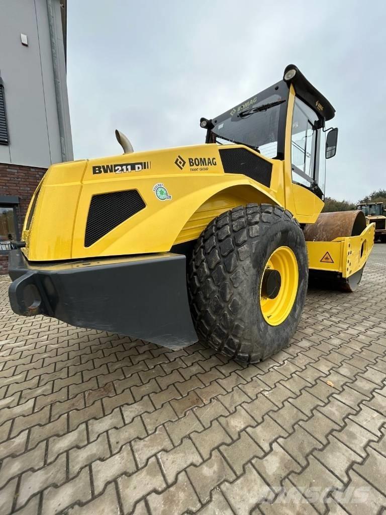 Bomag BW 211 D-5 Trilrolwalsen
