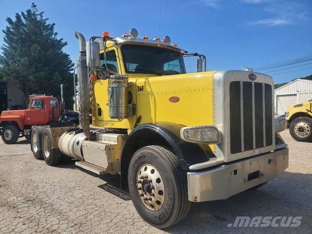 Peterbilt 389 Trekkers