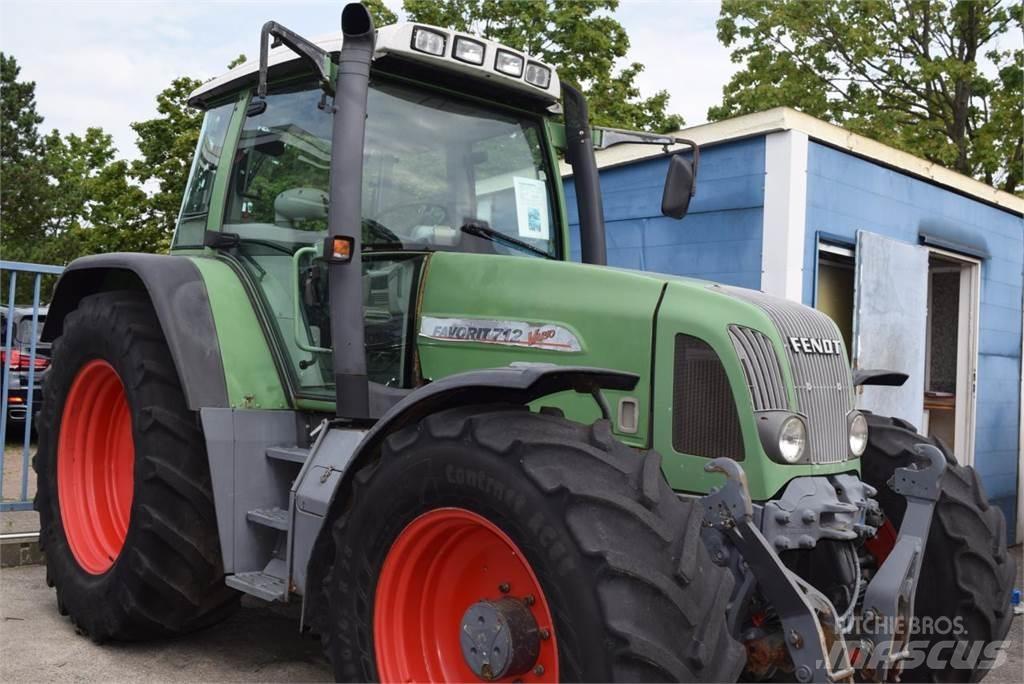Fendt 712 Vario Tractoren