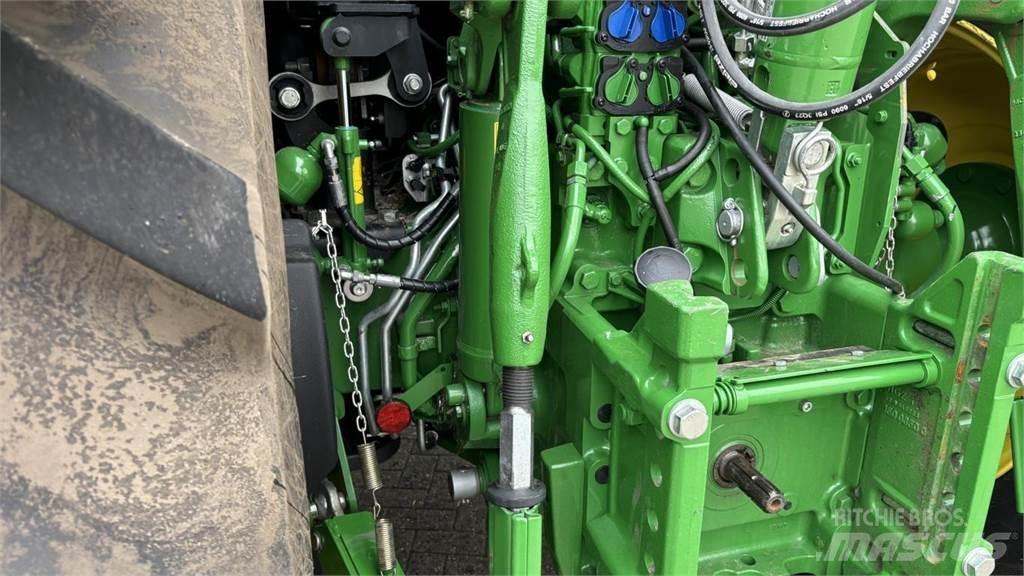John Deere 6R215 Tractoren