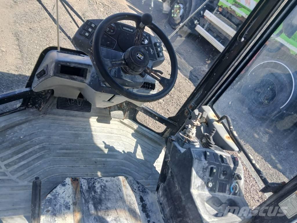 CAT 906 Cabine en interieur