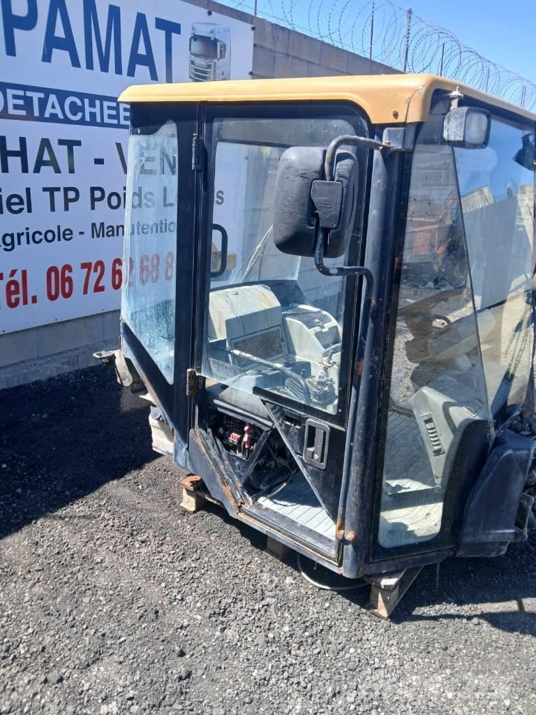 CAT 906 Cabine en interieur