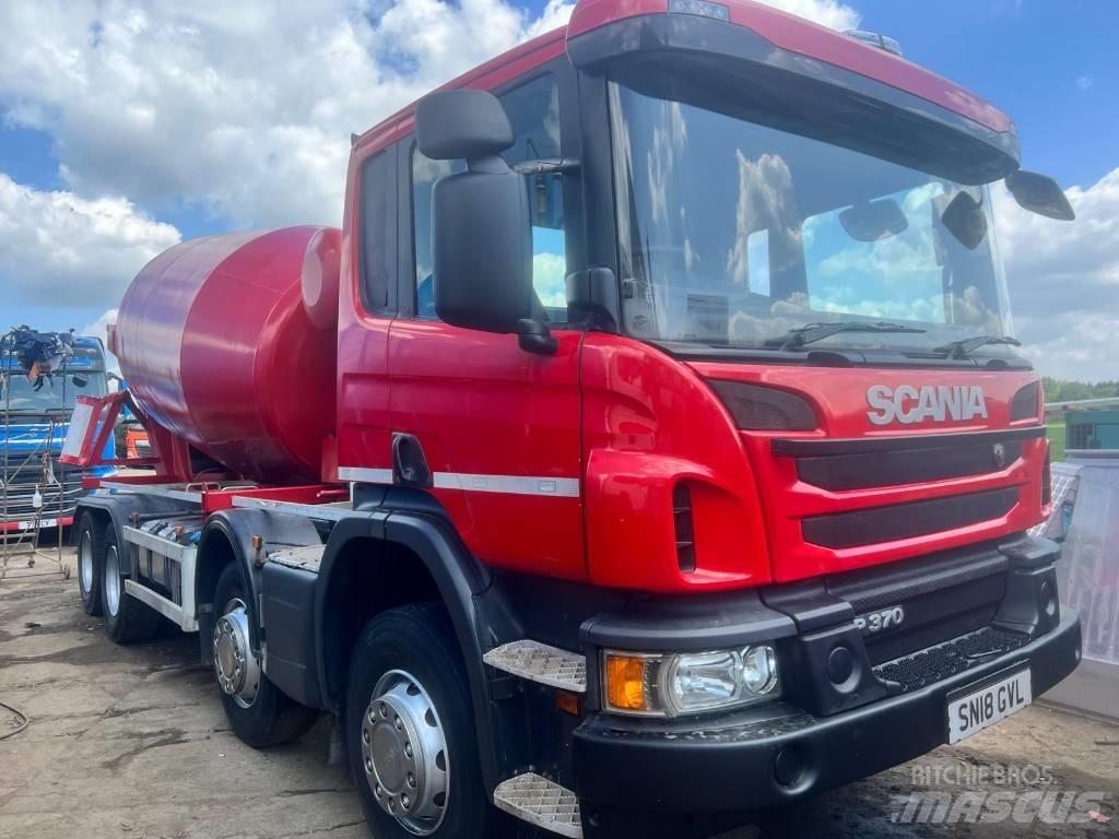 Scania P 370 Betonmixers en pompen