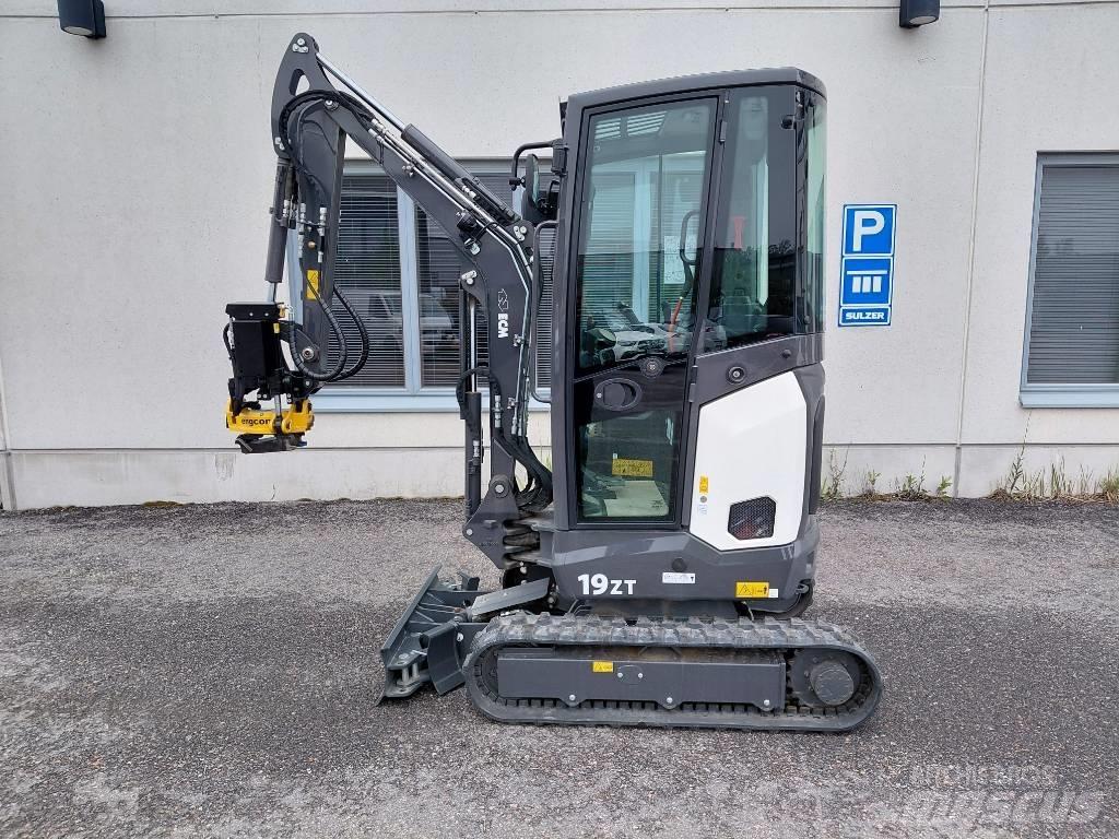 ECM 19ZT + Engcon EC02 Minigraafmachines < 7t