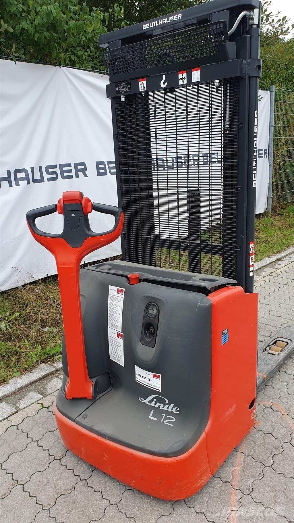 Linde L12i Meeloop stapelaar