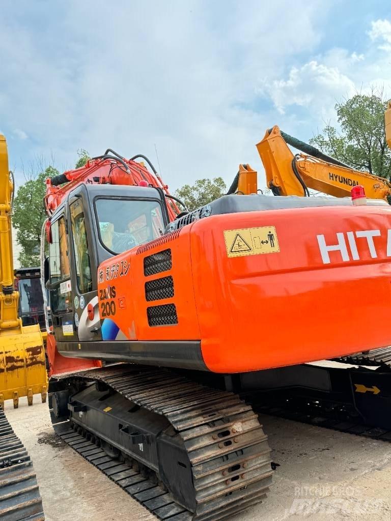 Hitachi ZX 200 Rupsgraafmachines
