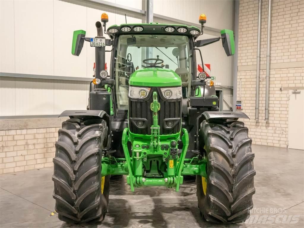 John Deere 6R215 Tractoren